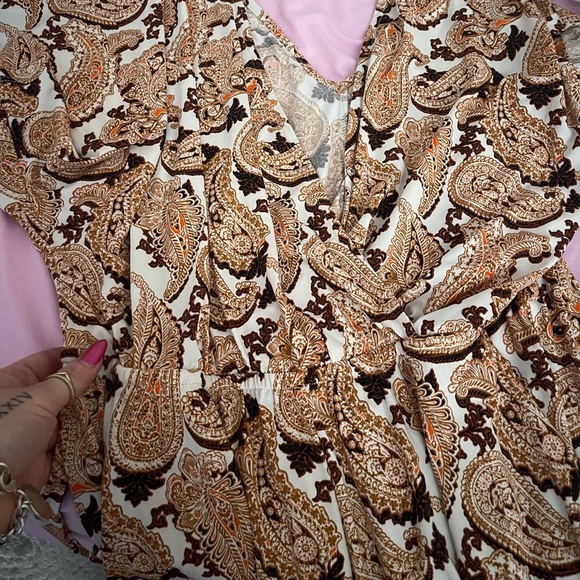 Veronica M Open Back Romper - Picture 10 of 11